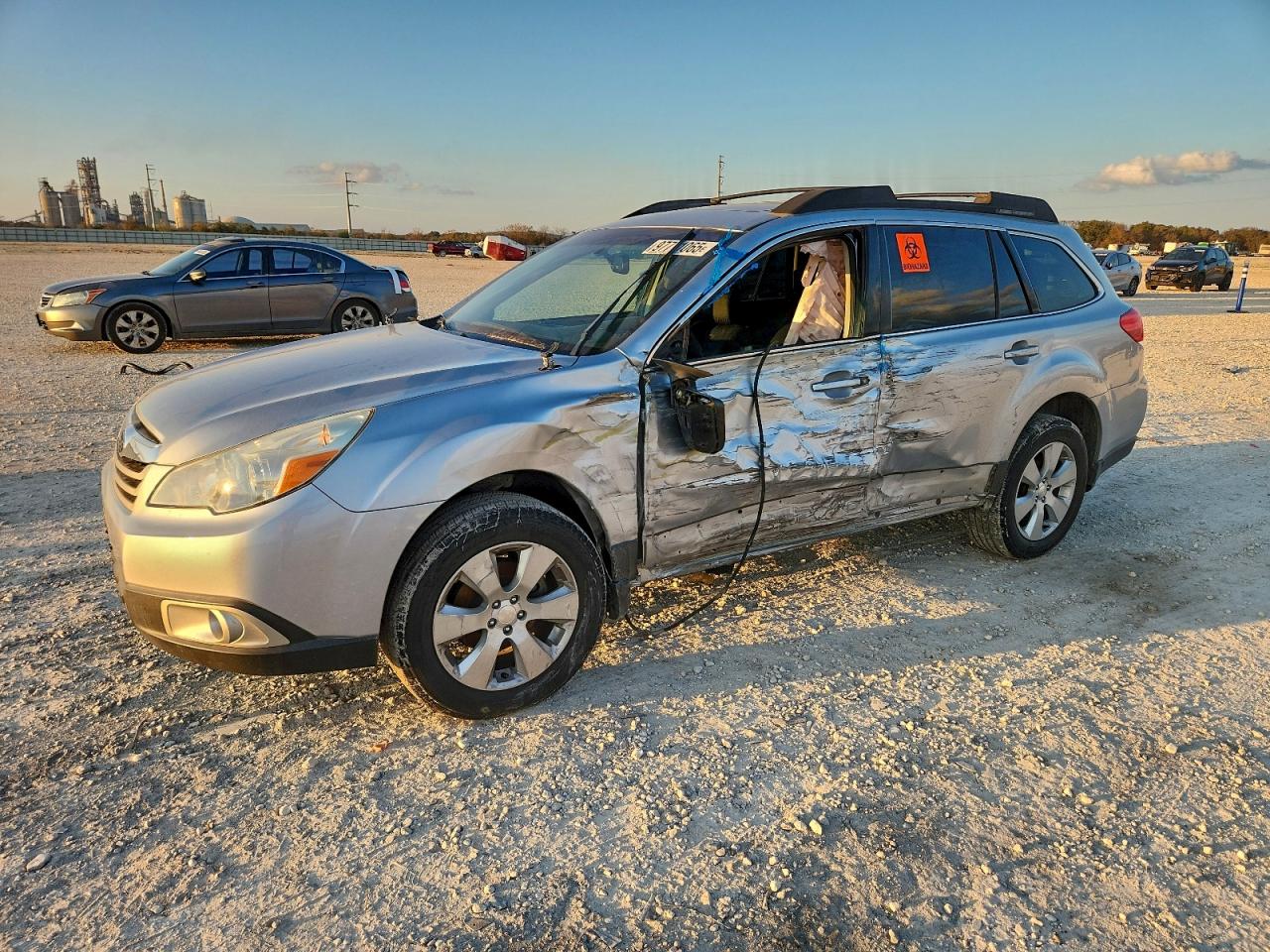 Subaru Outback 2.5i Premium Image 1