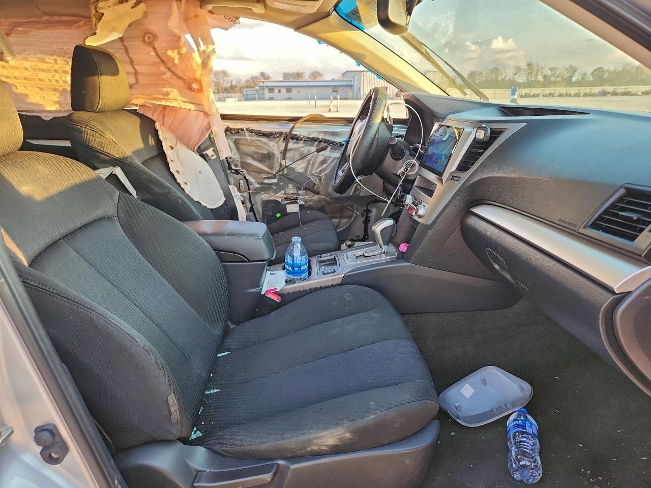 Subaru Outback 2.5i Premium Image 6