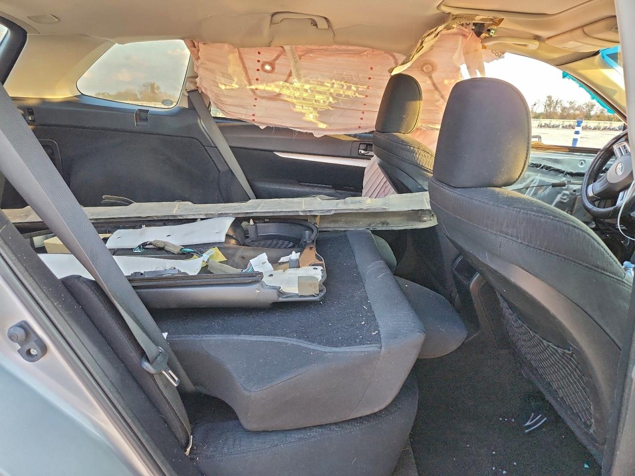 Subaru Outback 2.5i Premium Image 8