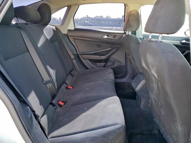 Volkswagen Jetta S Image 11