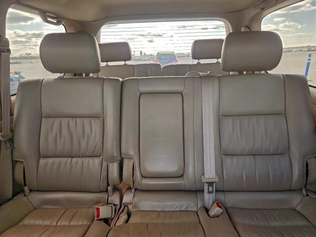 Toyota Land Cruis Image 9