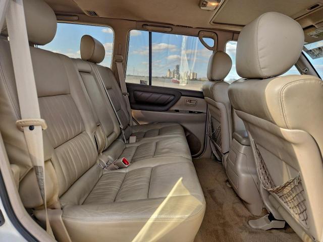 Toyota Land Cruis Image 8