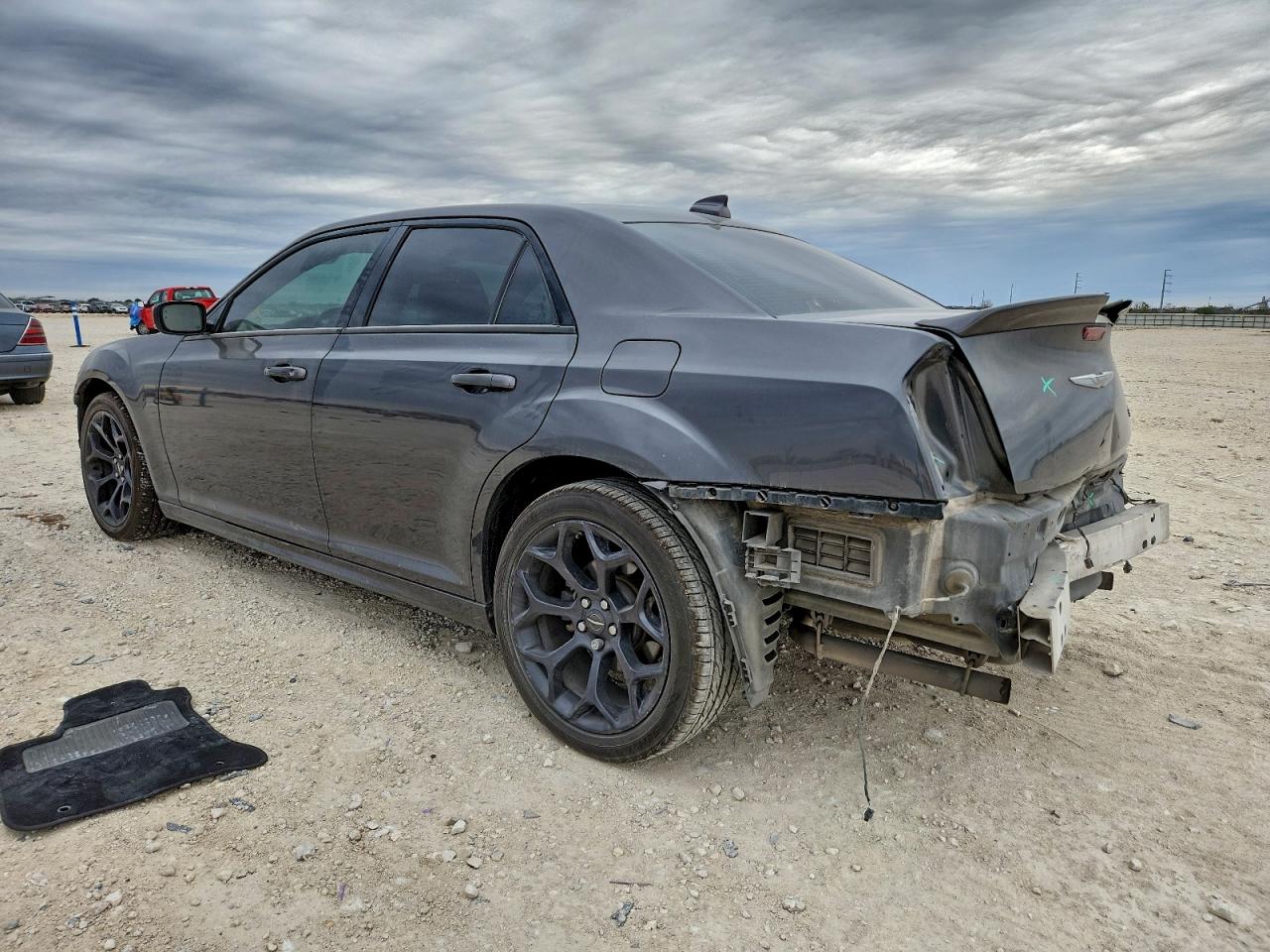 Chrysler 300 S Image 12