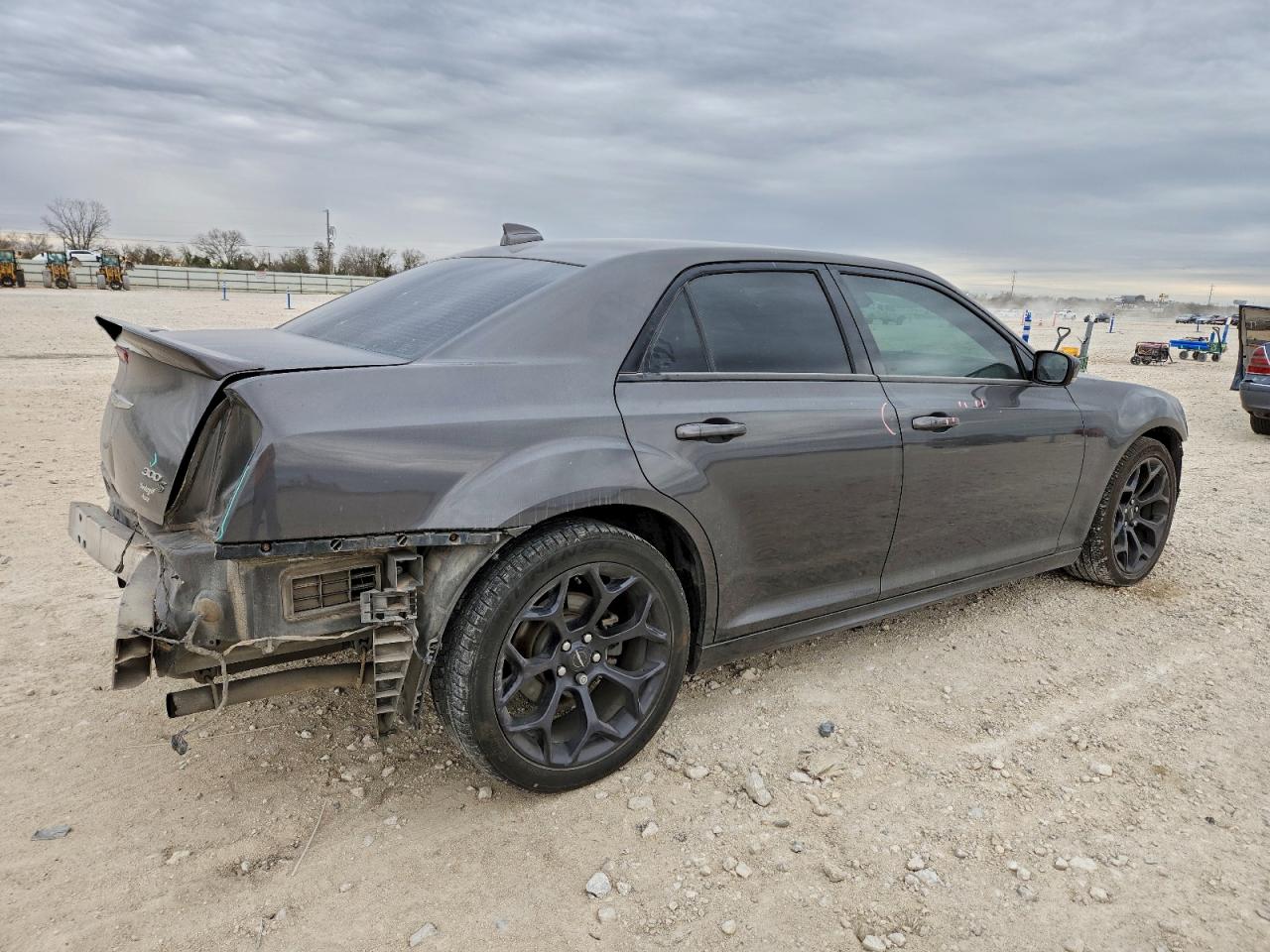 Chrysler 300 S Image 6
