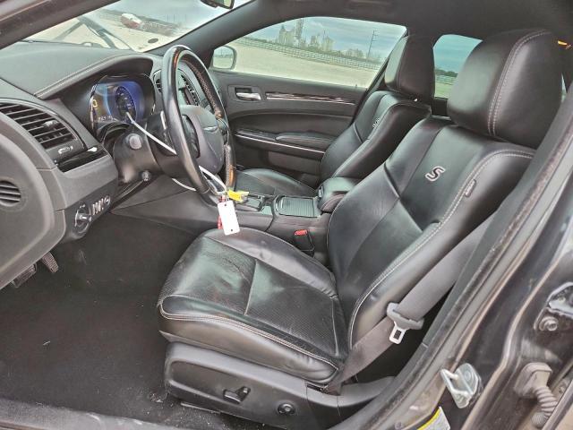 Chrysler 300 S Image 4