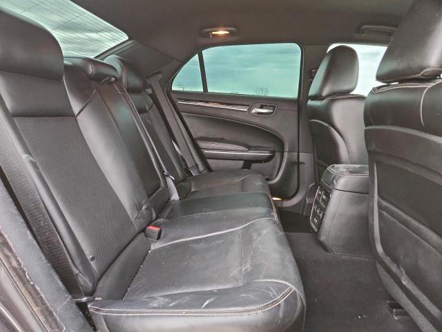 Chrysler 300 S Image 13