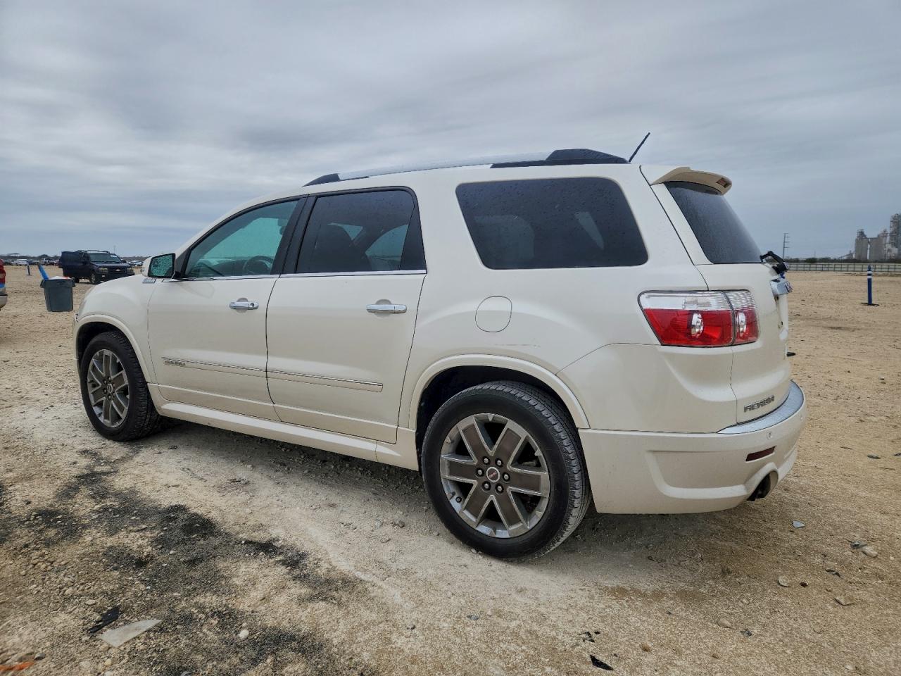 GMC Acadia Denali Image 5
