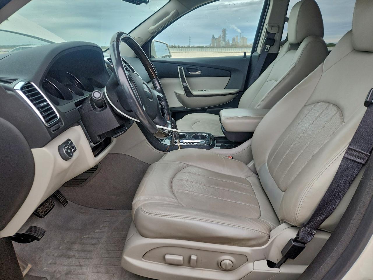 GMC Acadia Denali Image 9