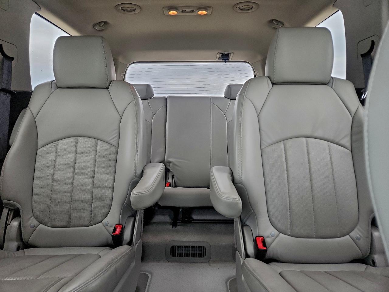 GMC Acadia Denali Image 11