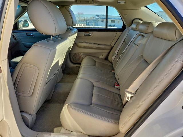 Cadillac DTS Image 5