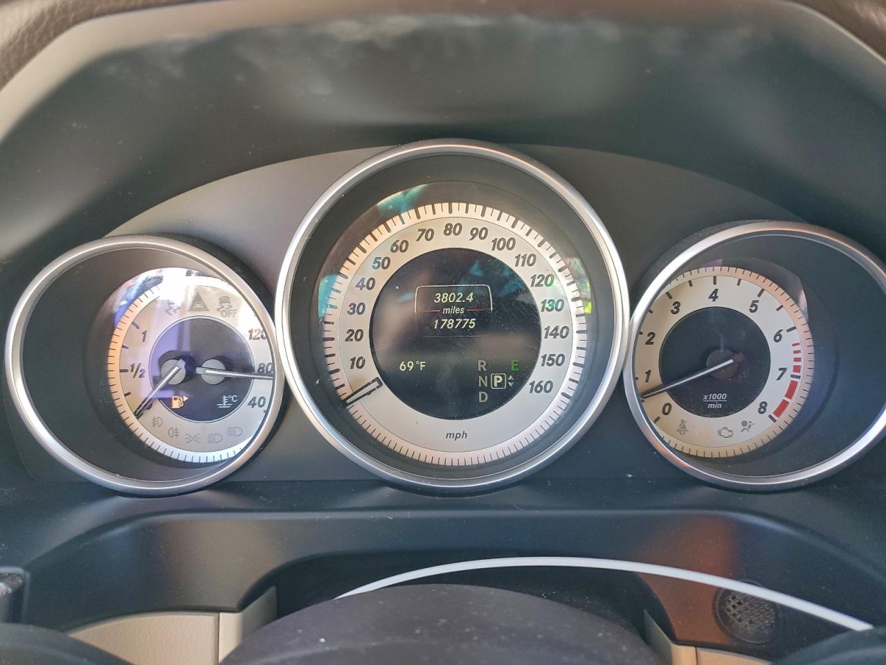 Mercedes-Benz E-Class 350 Image 4