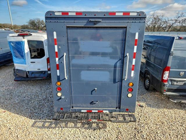 Freightliner Mt45 M Line Walk-in Van Image 2