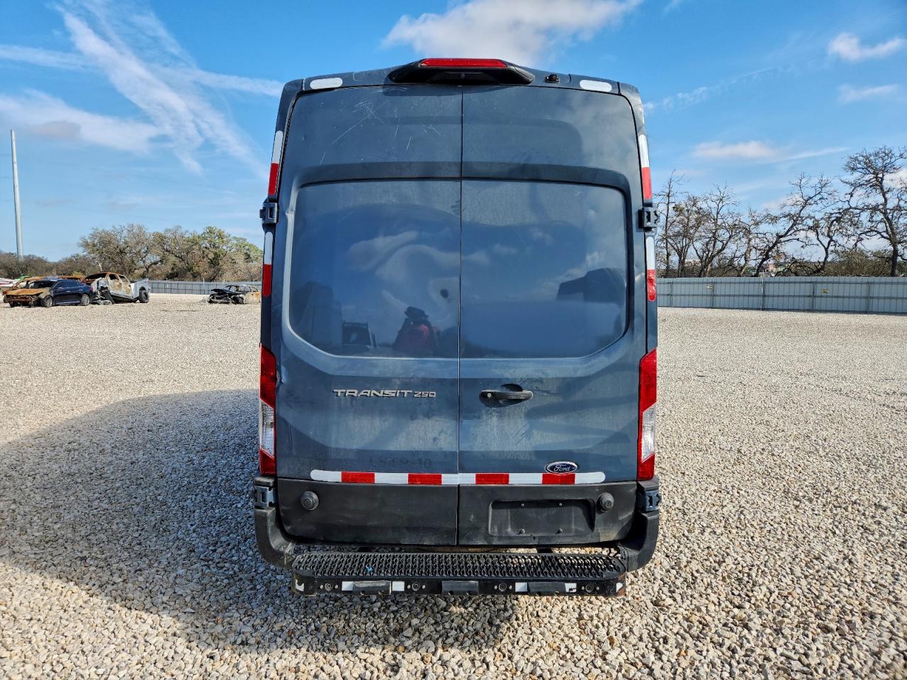 Ford Transit T-250 Image 12