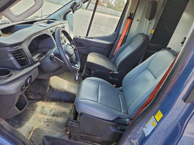 Ford Transit T-250 Image 6