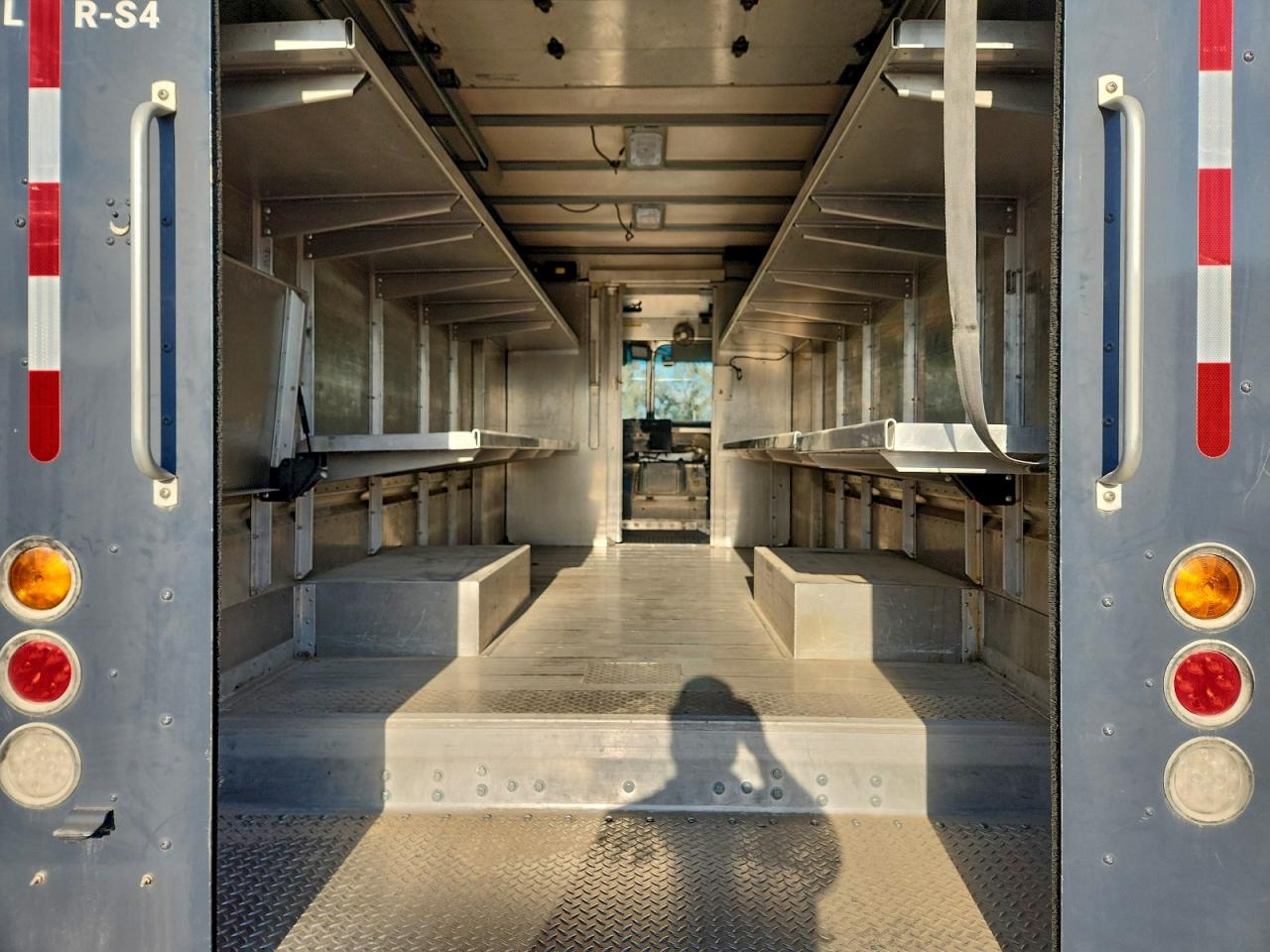 Freightliner Chassis M M Line Walk-in Van Image 5