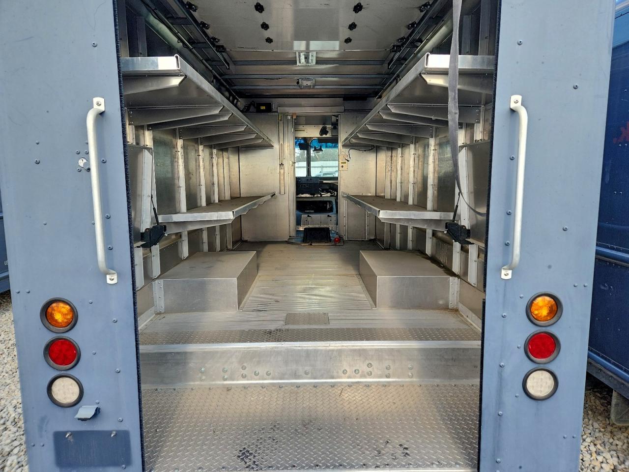 Freightliner Mt45 M Line Walk-in Van Image 7