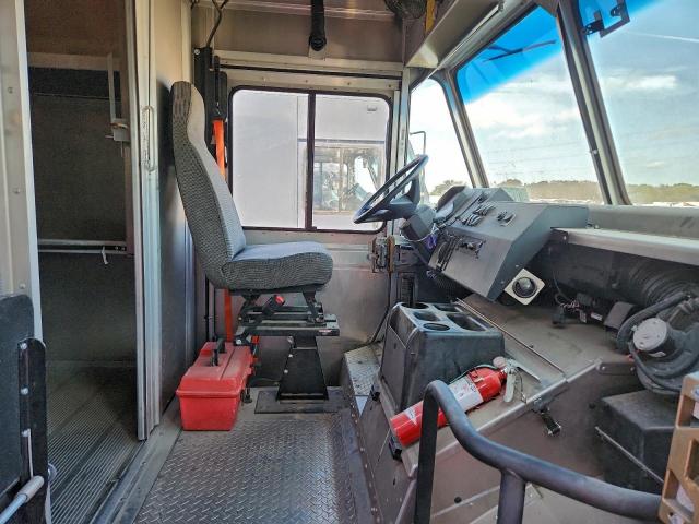 Freightliner Mt45 M Line Walk-in Van Image 11
