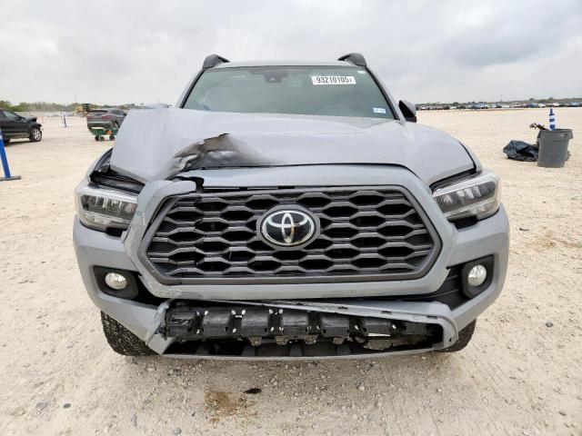 Toyota Tacoma Double Cab Image 4