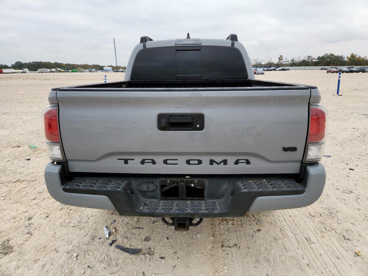 Toyota Tacoma Double Cab Image 10