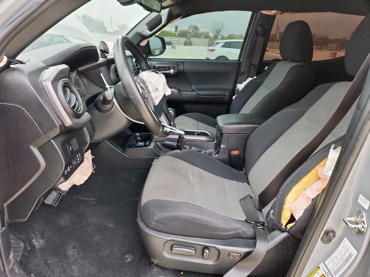 Toyota Tacoma Double Cab Image 6