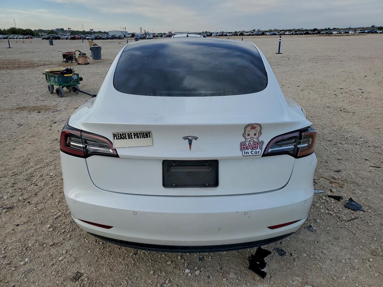 Tesla Model 3 Image 4