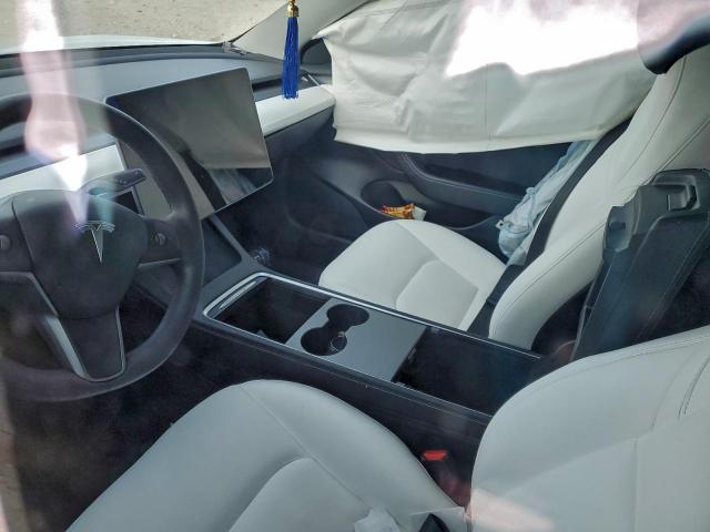 Tesla Model 3 Image 9