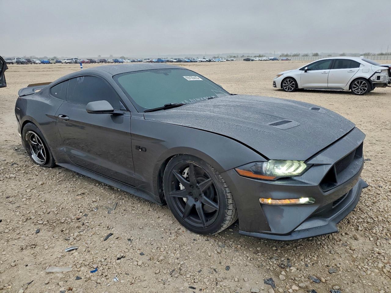 Ford Mustang Gt Image 2