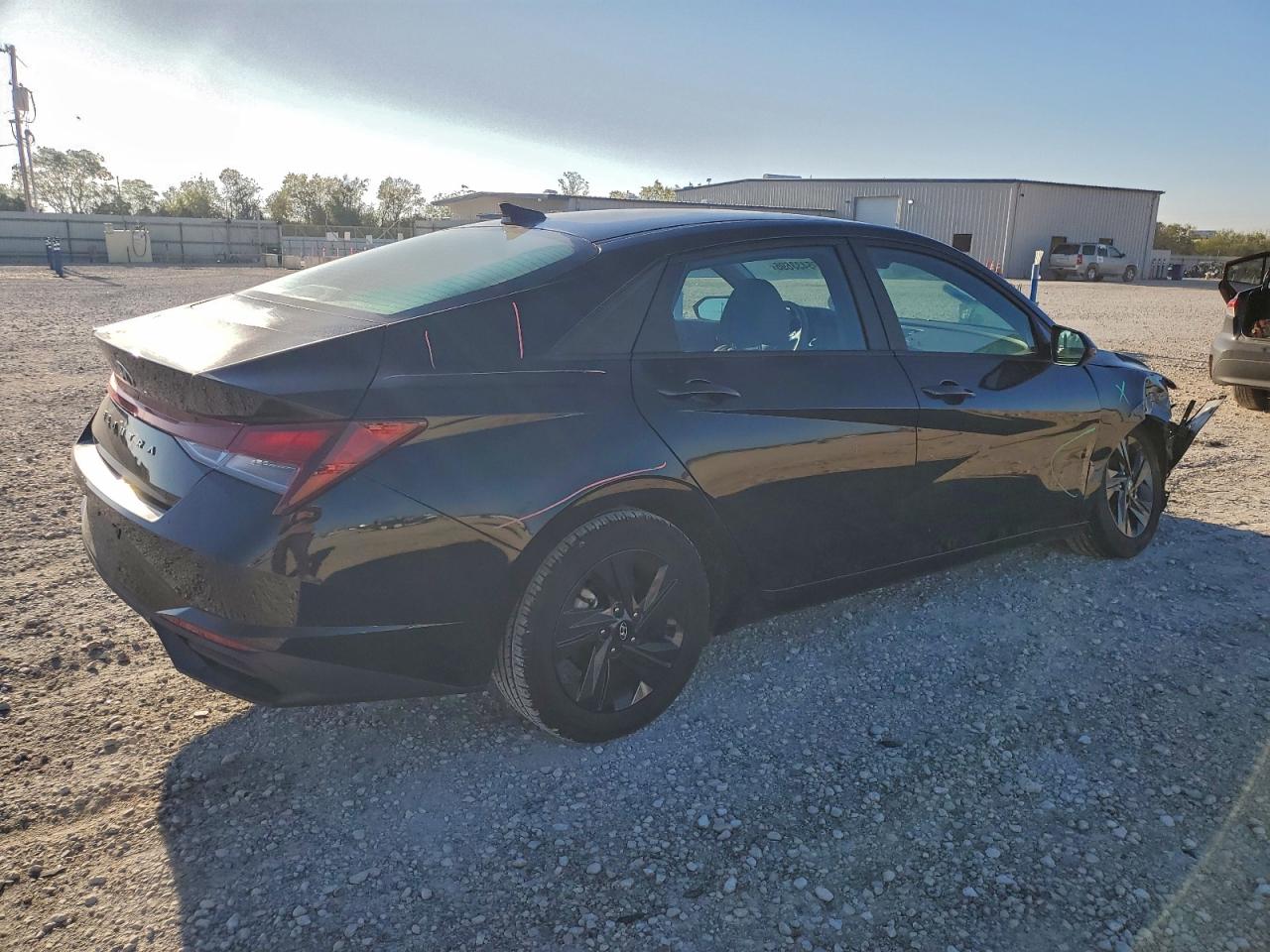 Hyundai ELANTRA Sel Image 12