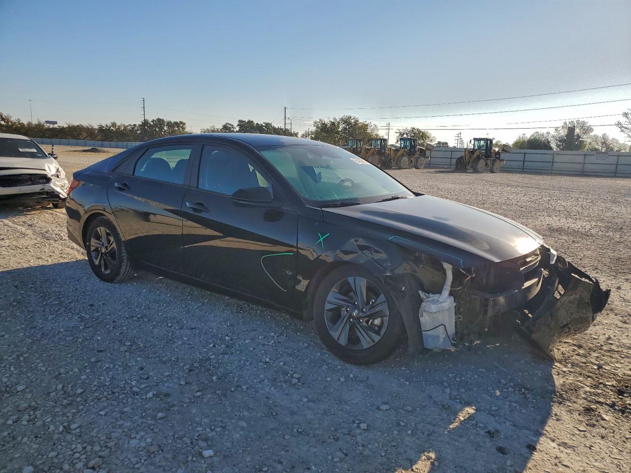 Hyundai ELANTRA Sel Image 2