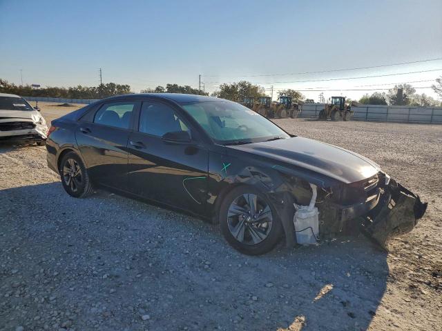 Hyundai ELANTRA Sel Image 2