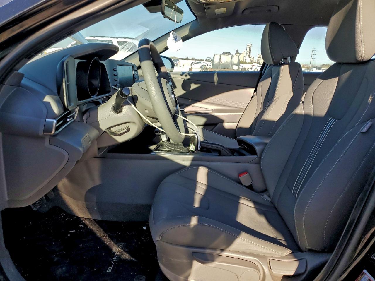 Hyundai ELANTRA Sel Image 9