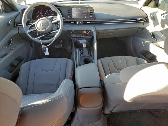 Hyundai ELANTRA Sel Image 4