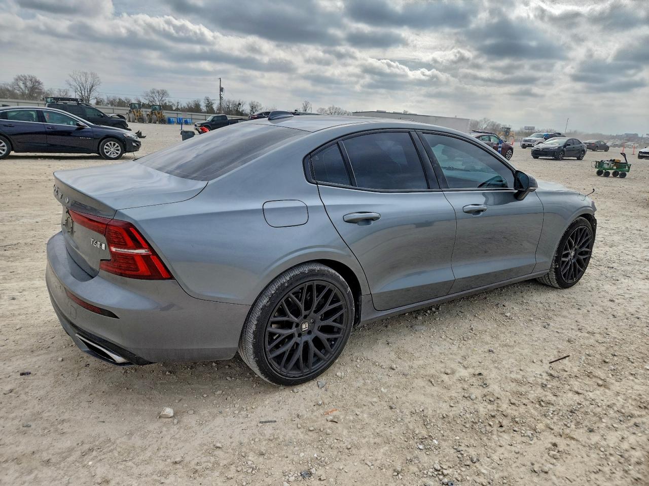 Volvo S60 T6 R-design Image 3