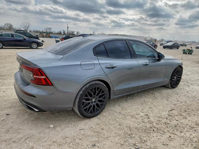 Volvo S60 T6 R-design Image 3