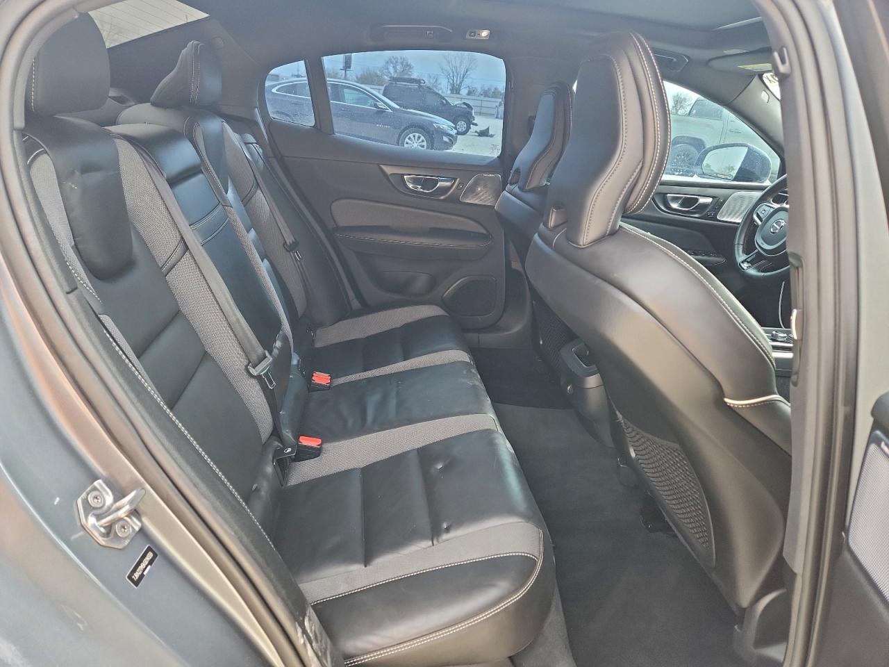 Volvo S60 T6 R-design Image 12