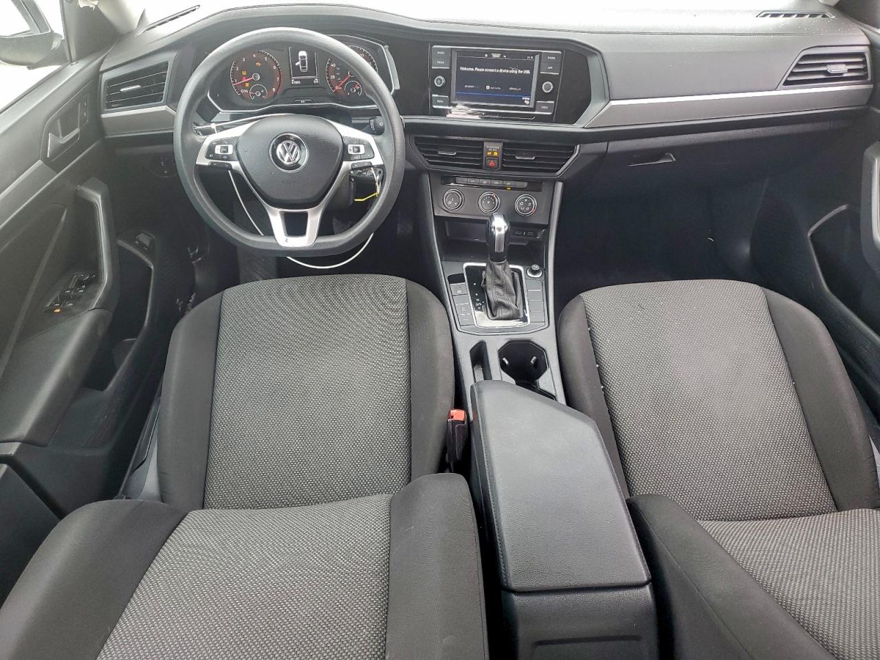 Volkswagen Jetta S Image 9