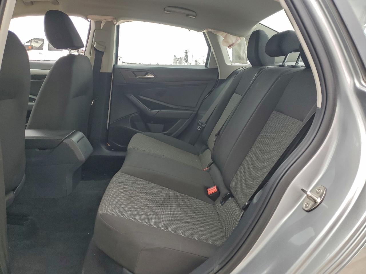 Volkswagen Jetta S Image 12