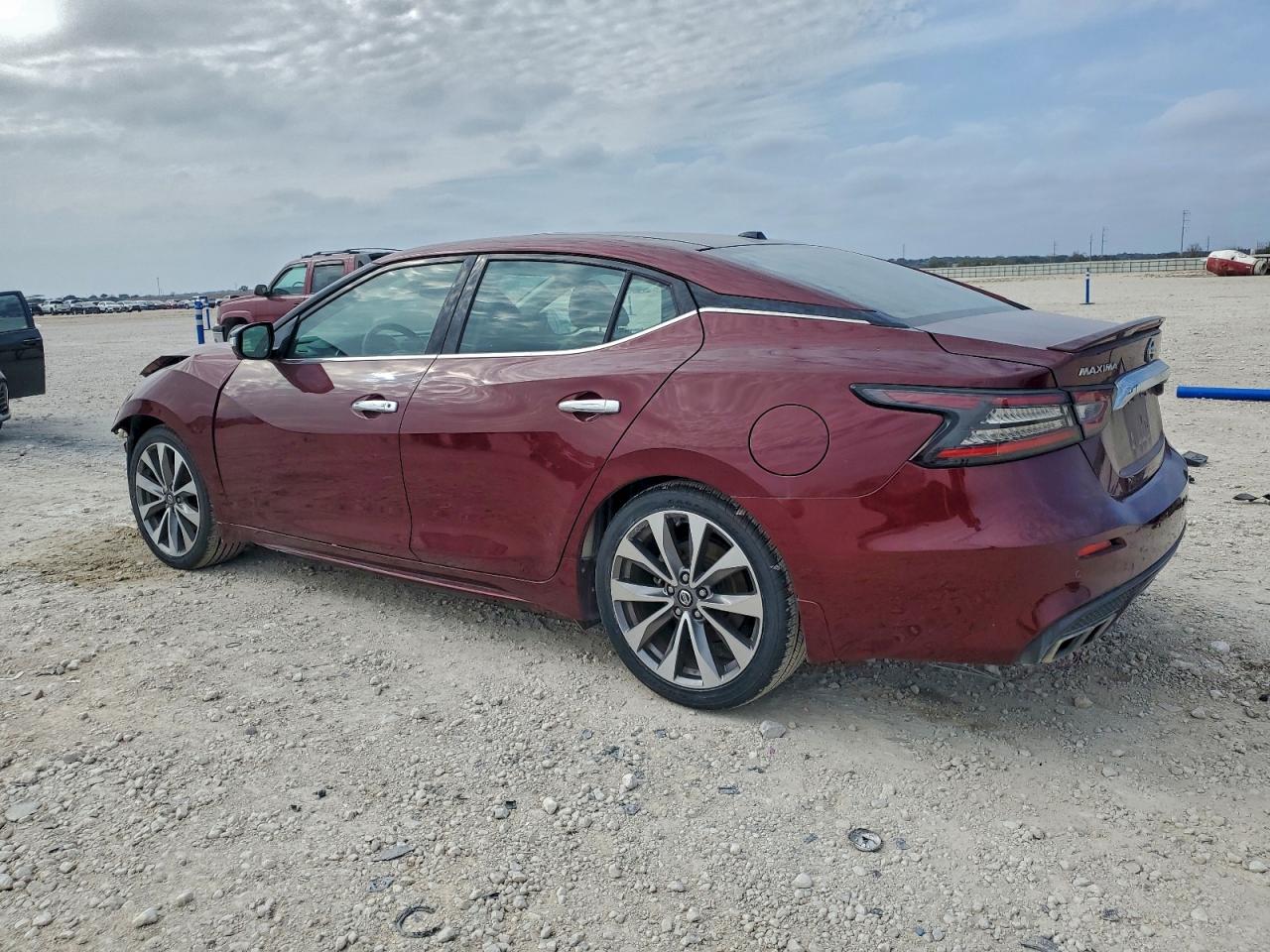 Nissan Maxima Platinum Image 2