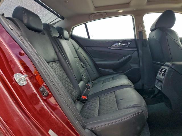 Nissan Maxima Platinum Image 7