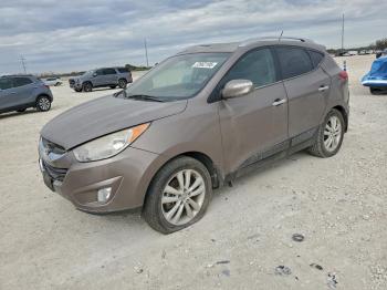  Salvage Hyundai TUCSON